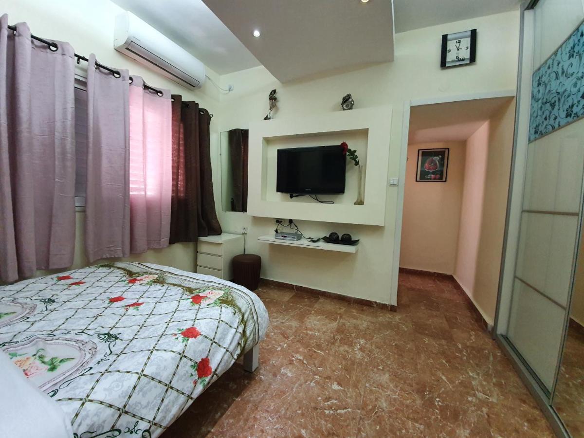 Ezore Yam Apartmens - Elmali'Akh St. 4 بات يام المظهر الخارجي الصورة