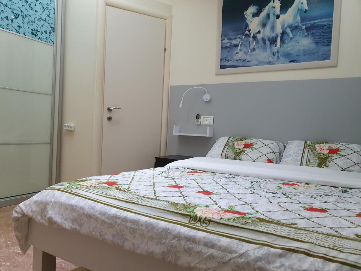 Ezore Yam Apartmens - Elmali'Akh St. 4 بات يام المظهر الخارجي الصورة